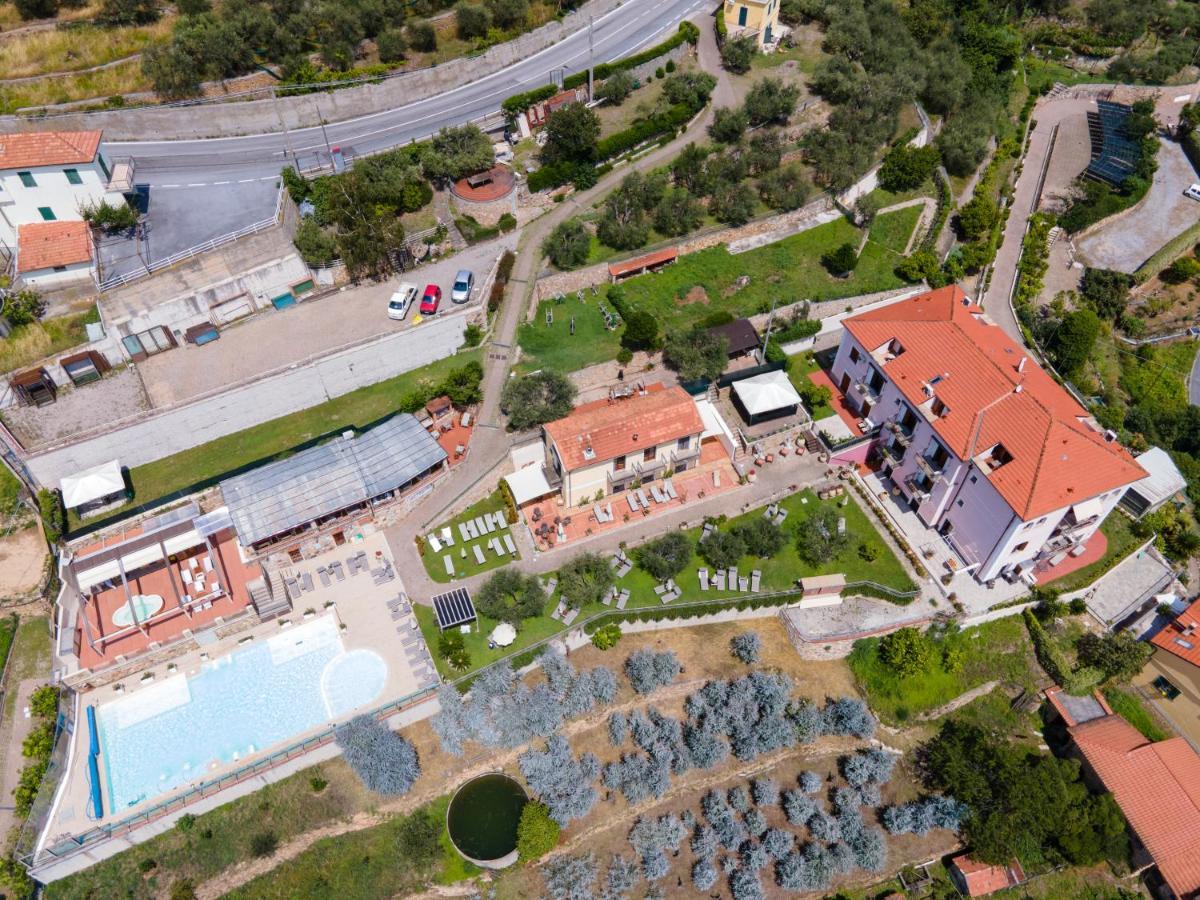 Residence Villa Il Casale - Appartamenti Wellness E Piscina Riscaldata Tovo San Giacomo Exterior photo